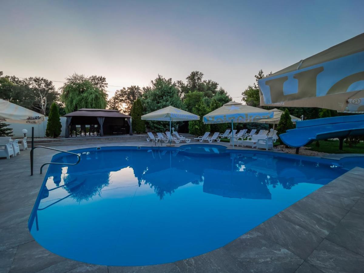 Club Hotel Pegasus Tiszaug Exterior photo